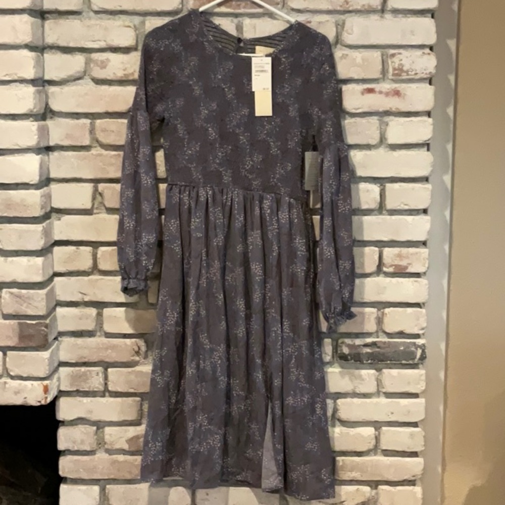 New With Tags Greyish-Blue Floral Mello Day Dress. Size LP.